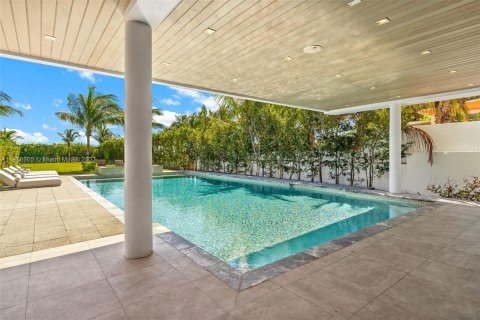 Villa ou maison à louer à Miami Beach, Floride: 7 chambres, 580.55 m2 № 744038 - photo 28