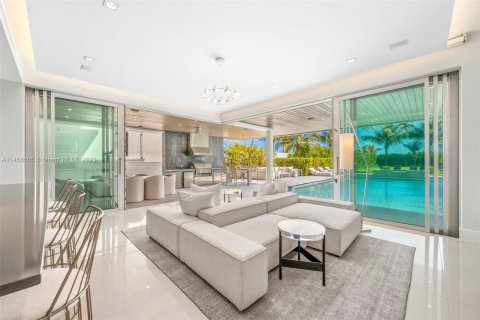 Casa en alquiler en Miami Beach, Florida, 7 dormitorios, 580.55 m2 № 744038 - foto 19