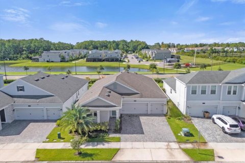 Villa ou maison à vendre à Kissimmee, Floride: 4 chambres, 246.66 m2 № 1338224 - photo 2