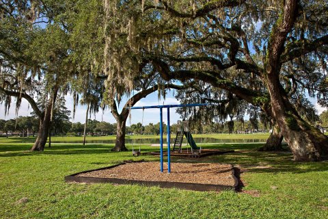 Emerald Acres sobre plano en Zephyrhills, Florida № 393233 - foto 11