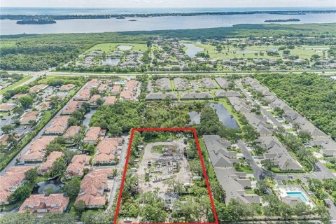 Commercial property in Vero Beach, Florida 103.21 sq.m. № 555206 - photo 12