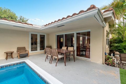 Casa en venta en Fort Lauderdale, Florida, 3 dormitorios, 210.7 m2 № 1174276 - foto 11