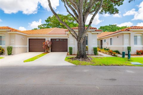 House in Boca Raton, Florida 3 bedrooms, 133.04 sq.m. № 1320718 - photo 1