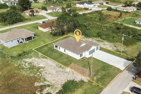 House in Lehigh Acres, Florida 4 bedrooms, 157.1 sq.m. № 1088052 - photo 30