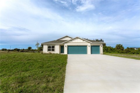 House in Lehigh Acres, Florida 4 bedrooms, 157.1 sq.m. № 1088052 - photo 3
