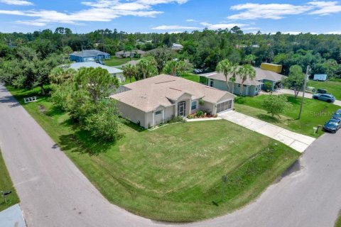 Villa ou maison à vendre à North Port, Floride: 4 chambres, 215.35 m2 № 1317027 - photo 7