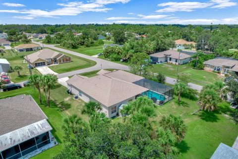 Villa ou maison à vendre à North Port, Floride: 4 chambres, 215.35 m2 № 1317027 - photo 5