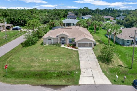 Villa ou maison à vendre à North Port, Floride: 4 chambres, 215.35 m2 № 1317027 - photo 8