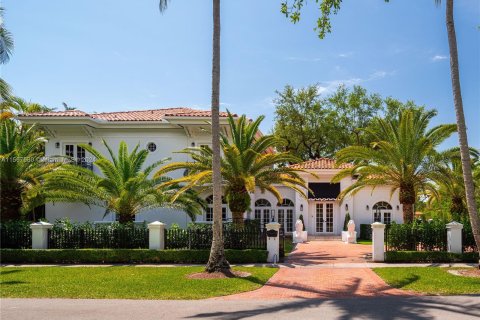 Villa ou maison à vendre à Coral Gables, Floride: 6 chambres, 451.23 m2 № 1117104 - photo 1