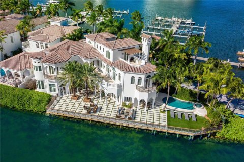 Villa ou maison à vendre à Aventura, Floride: 5 chambres, 724.27 m2 № 781518 - photo 3