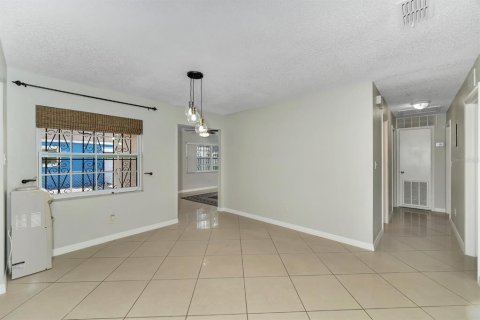 House in Tampa, Florida 3 bedrooms, 184.32 sq.m. № 1124291 - photo 13