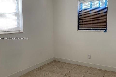 House in Fort Lauderdale, Florida 2 bedrooms, 85.84 sq.m. № 1145393 - photo 11