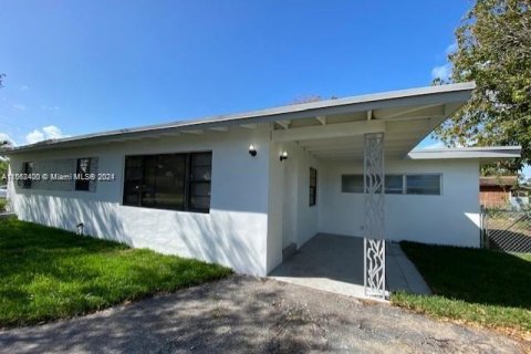 Villa ou maison à vendre à Fort Lauderdale, Floride: 3 chambres, 125.42 m2 № 1145395 - photo 1