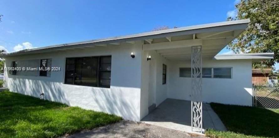 House in Fort Lauderdale, Florida 3 bedrooms, 125.42 sq.m. № 1145395