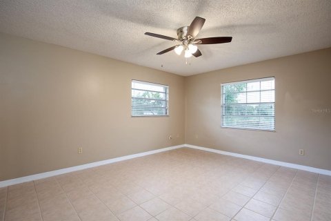 Casa en venta en Deltona, Florida, 4 dormitorios, 207.64 m2 № 1354705 - foto 15