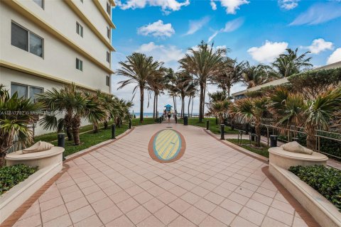 Condominio en venta en Hollywood, Florida, 3 dormitorios, 203.73 m2 № 1271935 - foto 6