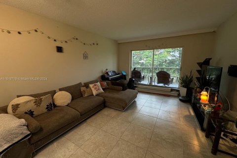 Condo in Hollywood, Florida, 1 bedroom  № 1271938 - photo 19