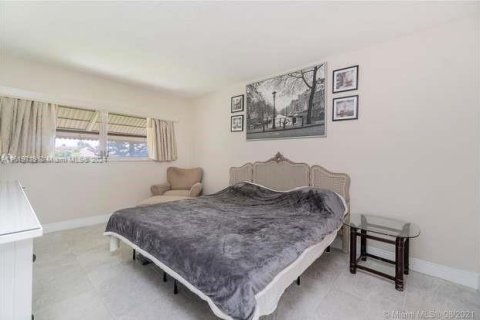 Condo in Hollywood, Florida, 1 bedroom  № 1271938 - photo 15