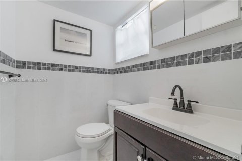 Copropriété à vendre à Hollywood, Floride: 1 chambre, 69.12 m2 № 1271938 - photo 16