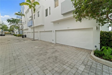 Touwnhouse à vendre à Miami Beach, Floride: 3 chambres, 202.43 m2 № 1141890 - photo 30