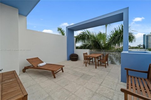 Adosado en venta en Miami Beach, Florida, 3 dormitorios, 202.43 m2 № 1141890 - foto 22