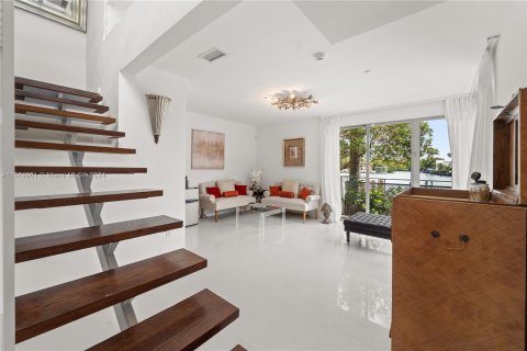 Adosado en venta en Miami Beach, Florida, 3 dormitorios, 202.43 m2 № 1141890 - foto 27