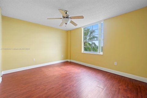 Copropriété à vendre à Fort Lauderdale, Floride: 3 chambres, 134.43 m2 № 1370823 - photo 12