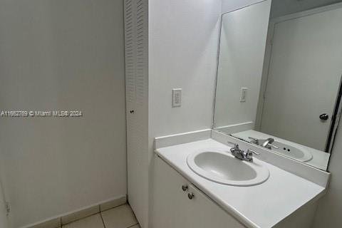 Condo in Miami Gardens, Florida, 3 bedrooms  № 1370779 - photo 16