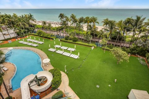 Condo in Miami Beach, Florida, 1 bedroom  № 165839 - photo 9