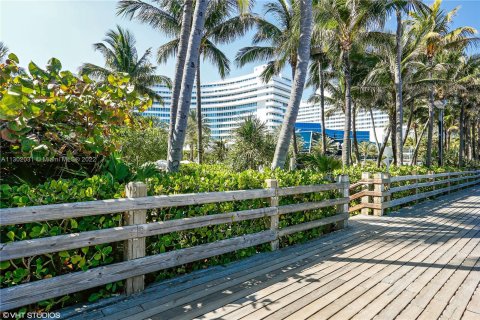 Condo in Miami Beach, Florida, 1 bedroom  № 165839 - photo 7