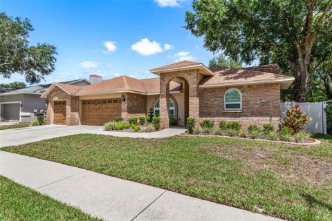 Villa ou maison à vendre à Brandon, Floride: 4 chambres, 210.33 m2 № 1338981 - photo 2