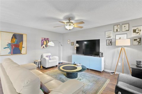 Copropriété à vendre à Gulfport, Floride: 2 chambres, 103.49 m2 № 1361057 - photo 3