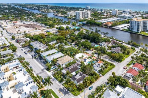 House in Delray Beach, Florida 4 bedrooms, 117.99 sq.m. № 1096402 - photo 24