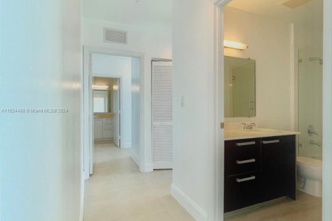 Copropriété à vendre à Miami, Floride: 2 chambres, 96.71 m2 № 1271181 - photo 8