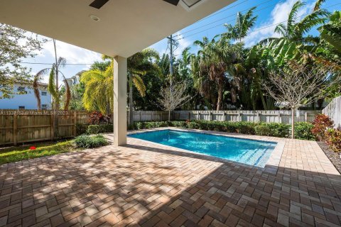 Villa ou maison à vendre à Fort Lauderdale, Floride: 4 chambres, 248.98 m2 № 991661 - photo 1