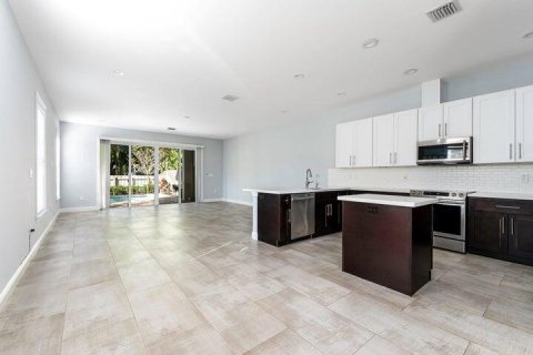 House in Fort Lauderdale, Florida 4 bedrooms, 248.98 sq.m. № 991661 - photo 22