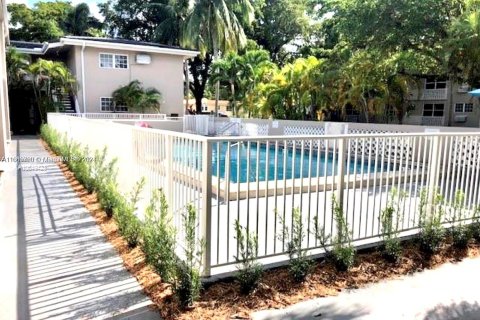 Copropriété à vendre à Coral Gables, Floride: 1 chambre, 52.49 m2 № 1332073 - photo 11