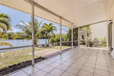 Casa en venta en Coconut Creek, Florida, 3 dormitorios, 153.47 m2 № 1128472 - foto 13