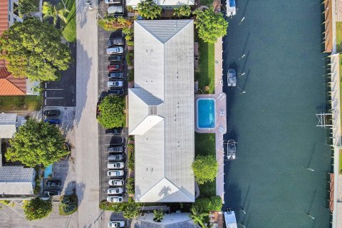 Copropriété à vendre à Fort Lauderdale, Floride: 2 chambres, 102.19 m2 № 1152152 - photo 1