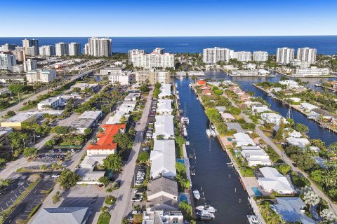 Condo in Fort Lauderdale, Florida, 2 bedrooms  № 1152152 - photo 17