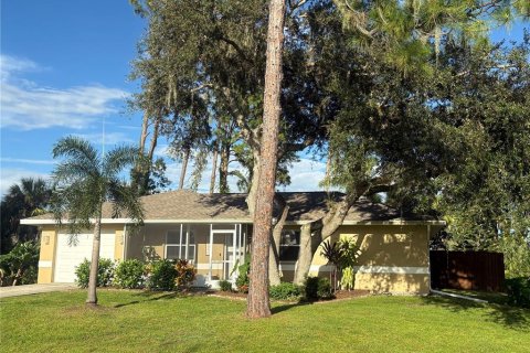 House in North Port, Florida 2 bedrooms, 93.65 sq.m. № 1410370 - photo 1