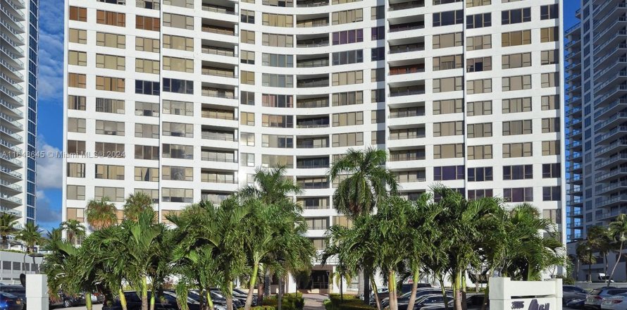 Condominio en Hollywood, Florida, 2 dormitorios  № 1331171