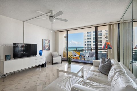 Condo in Hollywood, Florida, 2 bedrooms  № 1331171 - photo 5