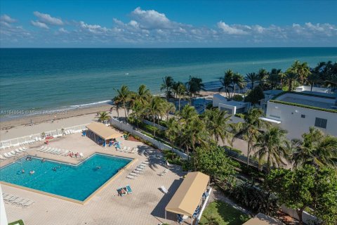 Condominio en venta en Hollywood, Florida, 2 dormitorios, 102.19 m2 № 1331171 - foto 13