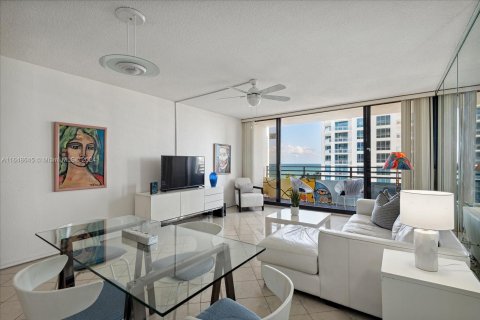 Condominio en venta en Hollywood, Florida, 2 dormitorios, 102.19 m2 № 1331171 - foto 4