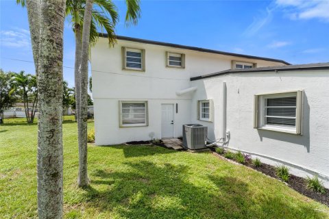 Villa ou maison à vendre à Lauderhill, Floride: 4 chambres, 224.82 m2 № 1374371 - photo 26