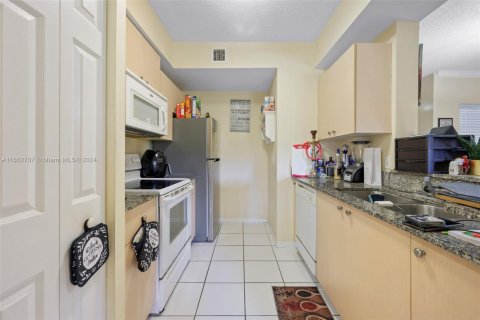 Condo in Miramar, Florida, 1 bedroom  № 1374324 - photo 9