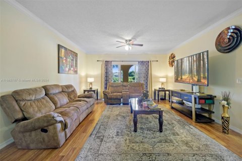 Condo in Miramar, Florida, 1 bedroom  № 1374324 - photo 2