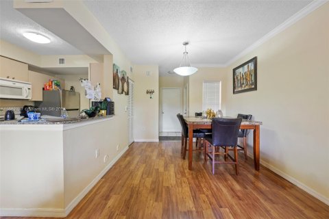 Condo in Miramar, Florida, 1 bedroom  № 1374324 - photo 7