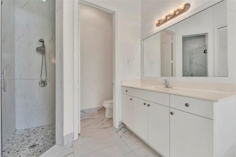 Casa en venta en Miami, Florida, 3 dormitorios, 183.95 m2 № 1374370 - foto 12